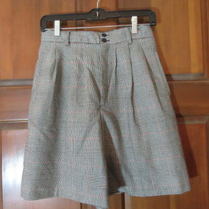 GINNY C. Lined Wool Shorts Size 8